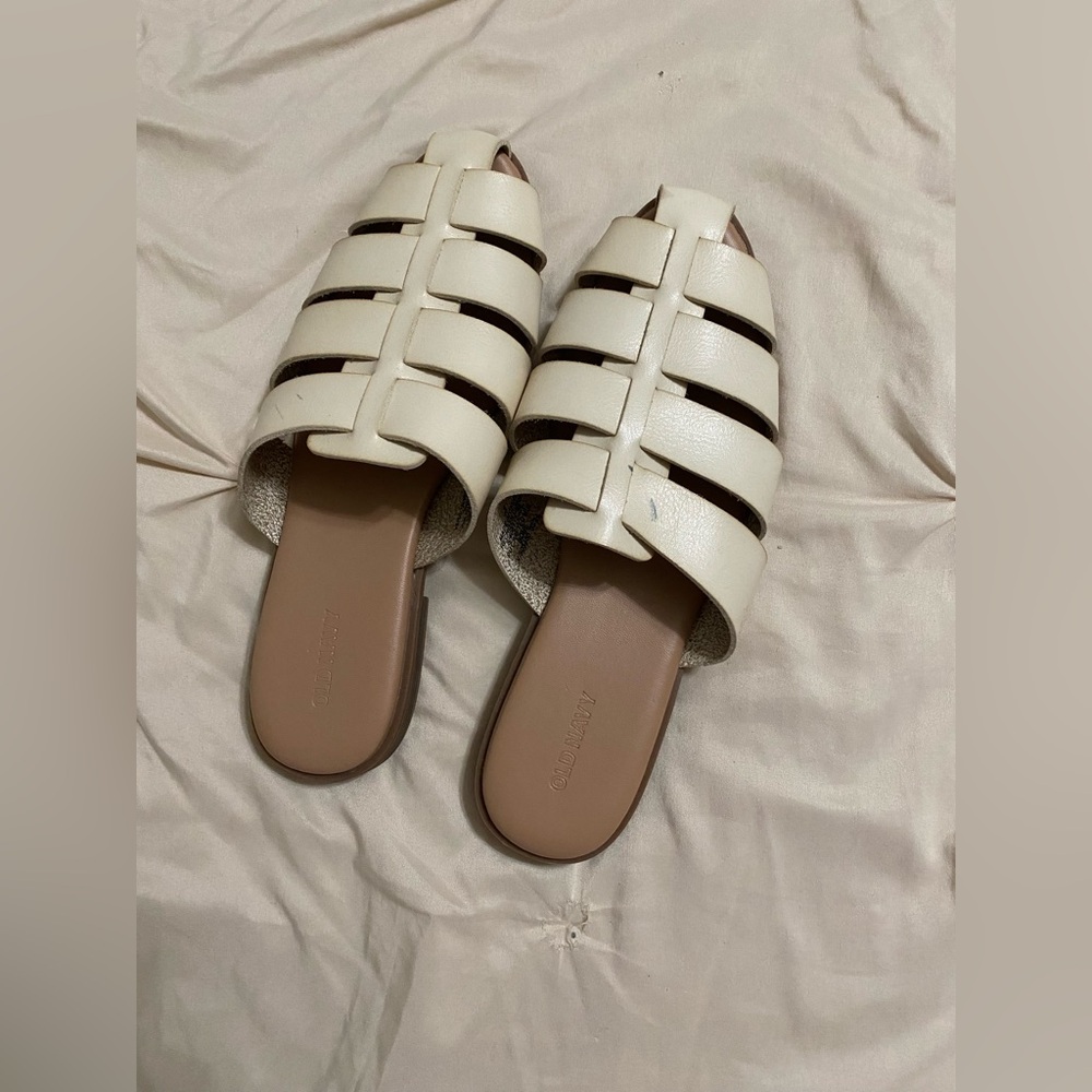 Old Navy Faux leather fisherman mules